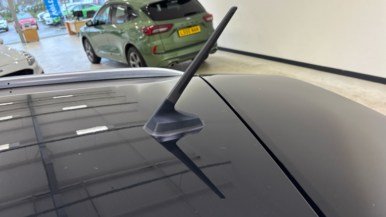 Renault Captur 1.3 TCE 140 Iconic 5dr EDC Petrol Hatchback